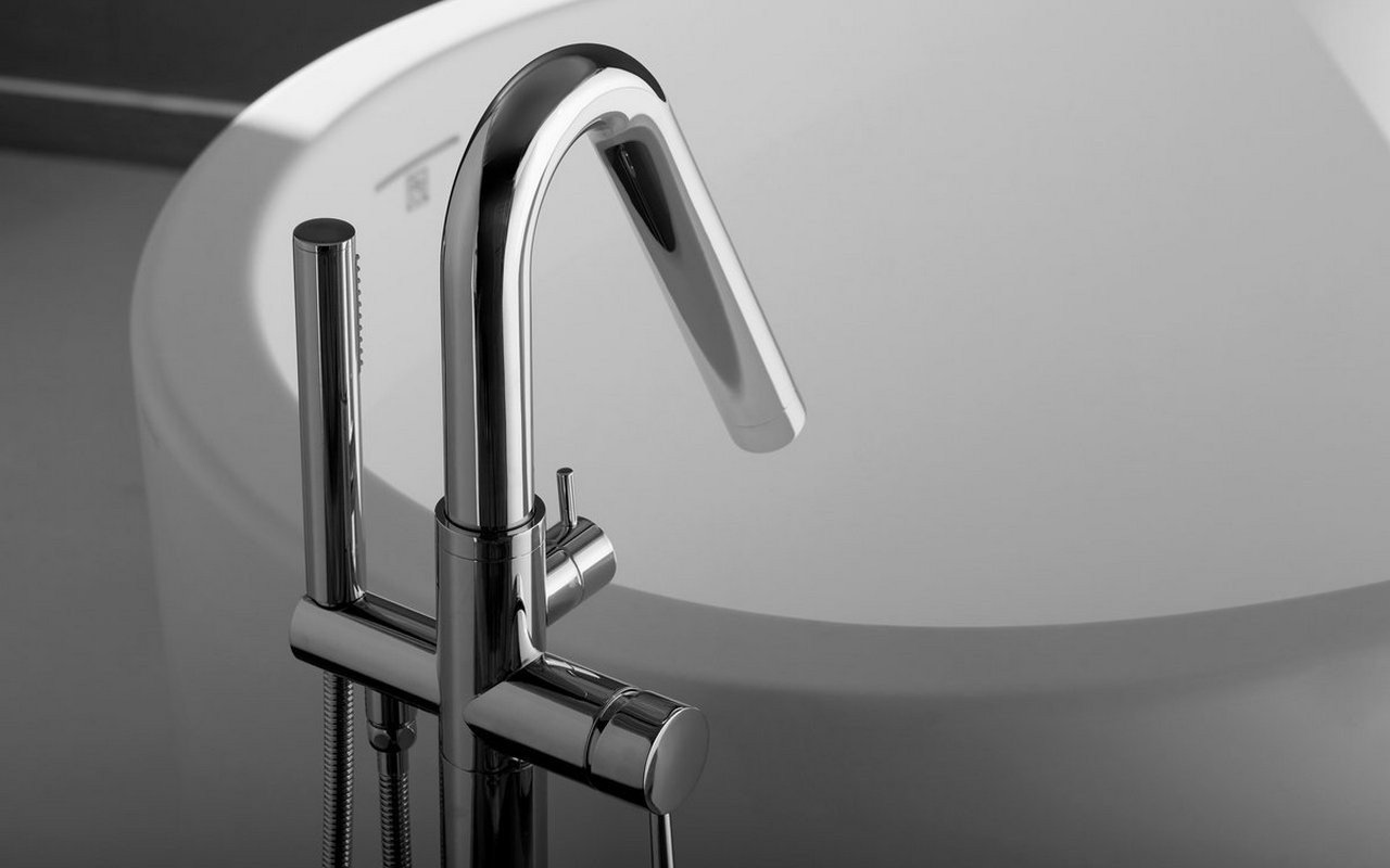 Aquatica Colonna-135 Floor Mounted Tub Filler – Chrome picture № 0