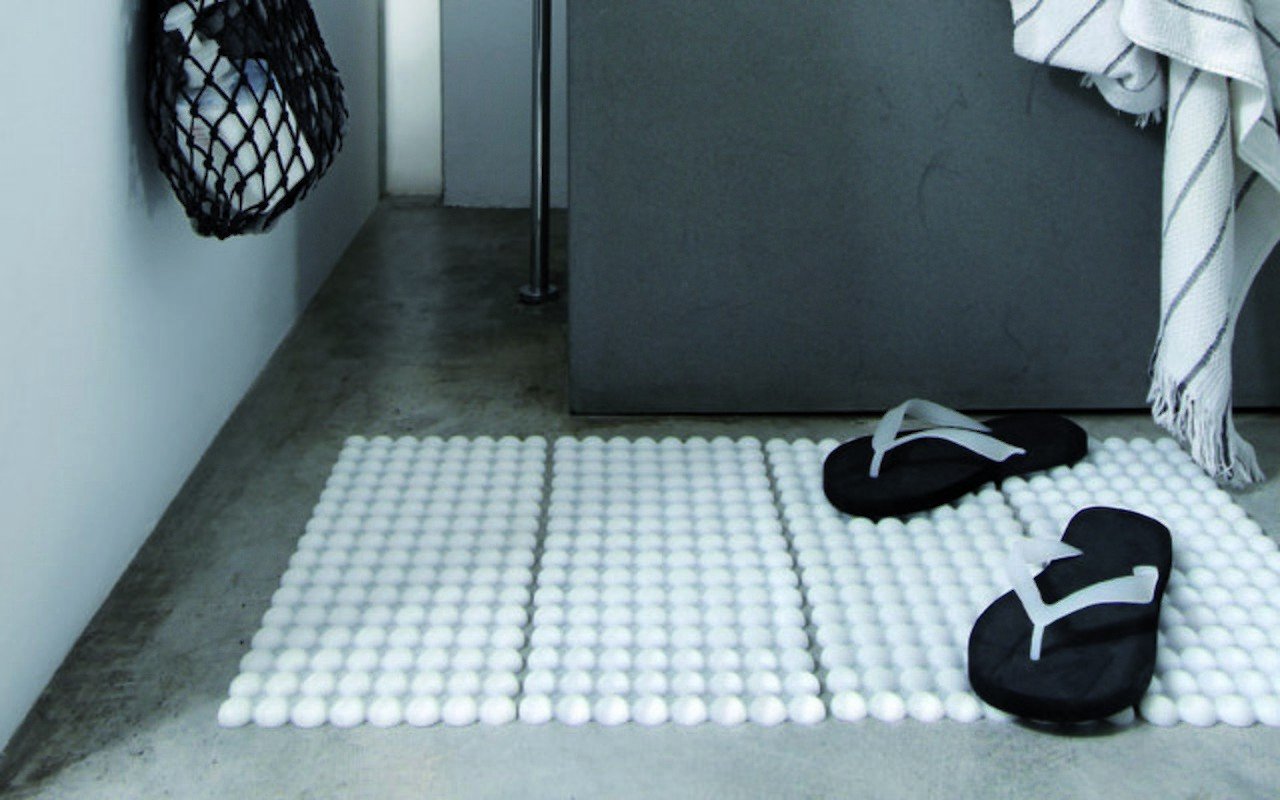 Aquatica Ovo Self Adhesive Backrest &amp; Bathroom Floor Mat picture № 0