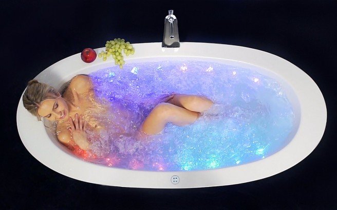 Aquatica Purescape™ 174B-Blck-Wht Relax Air Massage Bathtub