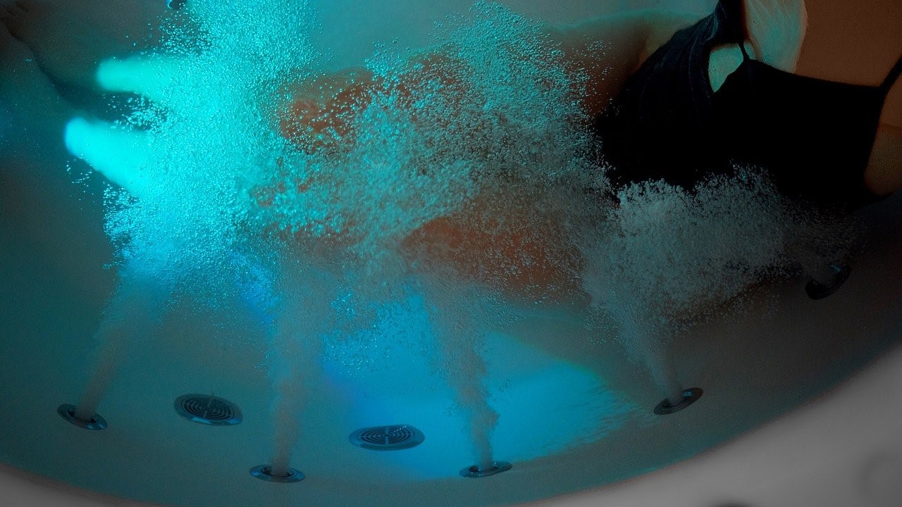 Overview of Whirlpool Bathtub Jet Types, Their Purpose and Therapeutical  Massage Effect